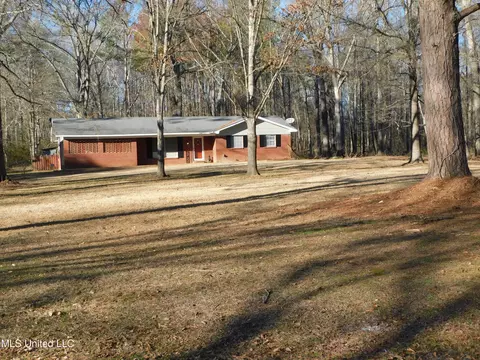 1112 Rocket Dr, Byram, MS 39272