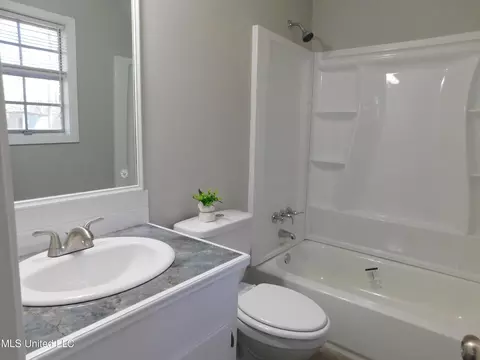 1112 Rocket Dr, Byram, MS 39272 photo 17