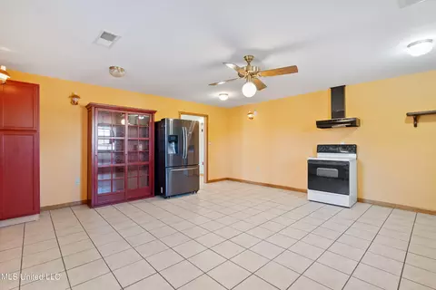 Kitchen - 7411 Peyton Rd, Coldwater, MS 38618 photo 3 of 3