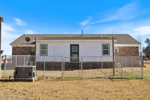 Exterior - 7411 Peyton Rd, Coldwater, MS 38618 photo 5 of 9
