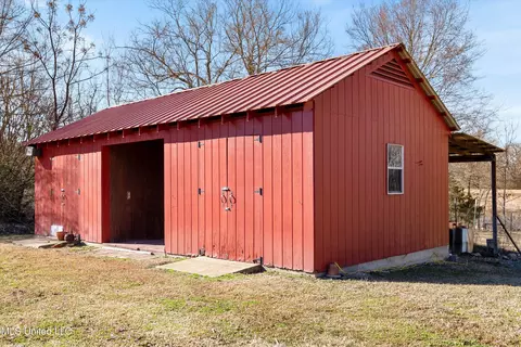 Exterior - 7411 Peyton Rd, Coldwater, MS 38618 photo 7 of 9