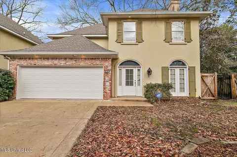 11 Ashton Gardens Dr, Jackson, MS 39211