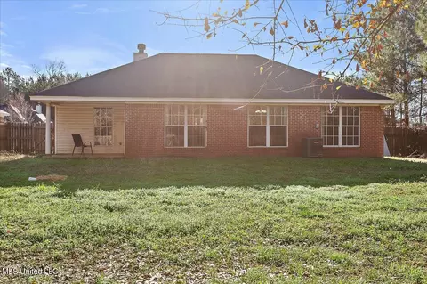 Exterior - 653 Post Oak Pl, Pearl, MS 39208 photo 2 of 6