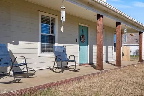 Exterior - 4596 Bolin Rd, Hernando, MS 38632 photo 3 of 5