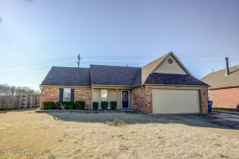 6285 W Oak Run Dr, Olive Branch, MS 38654