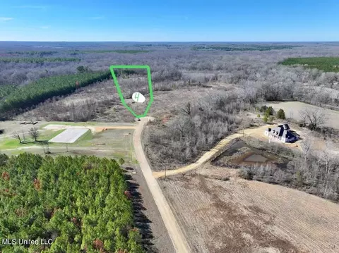 4 Southern Trace Blvd, Clinton, MS 39056
