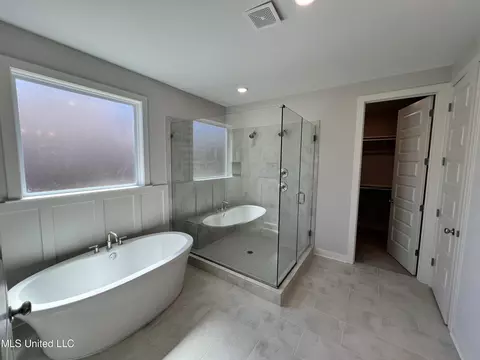 Bath - 6768 Sunrise Loop E, Olive Branch, MS 38654 photo 1 of 3