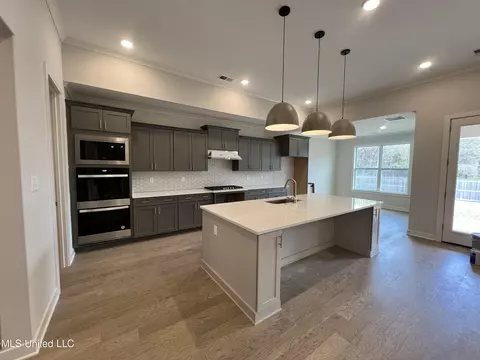 Kitchen - 6768 Sunrise Loop E, Olive Branch, MS 38654 photo 2 of 3