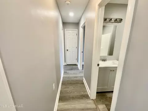 Entry Way - 1115 SE 5th St, Magee, MS 39111 photo 2 of 2