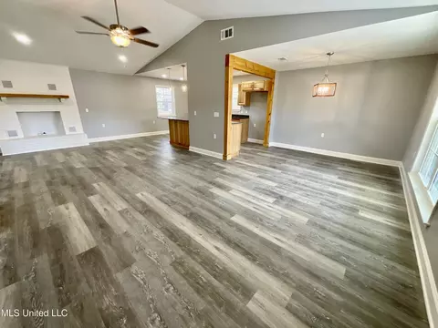 Living - 1115 SE 5th St, Magee, MS 39111 photo 1 of 4