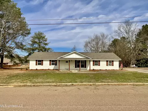 1115 SE 5th St, Magee, MS 39111