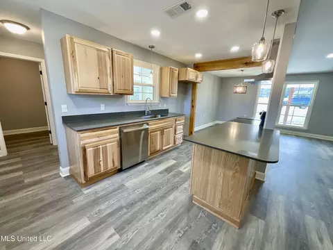 Kitchen - 1115 SE 5th St, Magee, MS 39111 photo 1 of 2