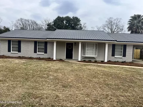 9616 Donchester Cir, Moss Point, MS 39562