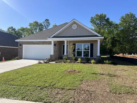 17923 Kelso Dr, D'iberville, MS 39540