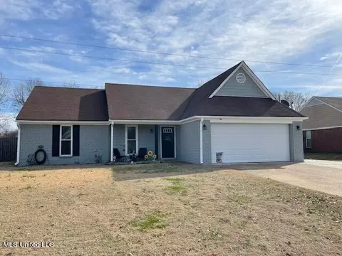 6960 N Amanda Dr, Olive Branch, MS 38654