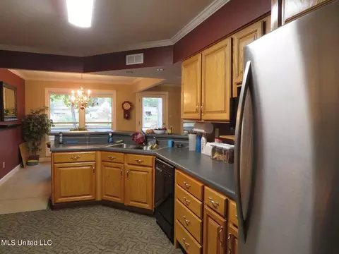 Kitchen - 507 N Thunderbird Dr, Hernando, MS 38632 photo 1 of 3