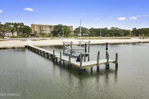 View/Area - 107 Keller Beach Ave, Biloxi, MS 39530 photo 8 of 13