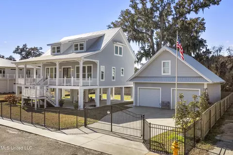 107 Keller Beach Ave, Biloxi, MS 39530