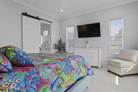 Bedroom - 107 Keller Beach Ave, Biloxi, MS 39530 photo 2 of 9
