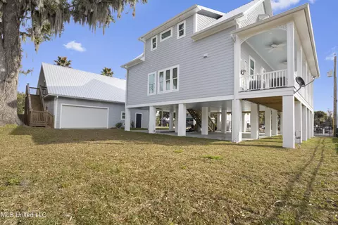 Exterior - 107 Keller Beach Ave, Biloxi, MS 39530 photo 10 of 14