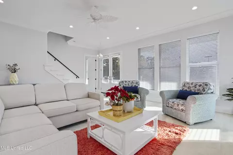 Living - 107 Keller Beach Ave, Biloxi, MS 39530 photo 4 of 7