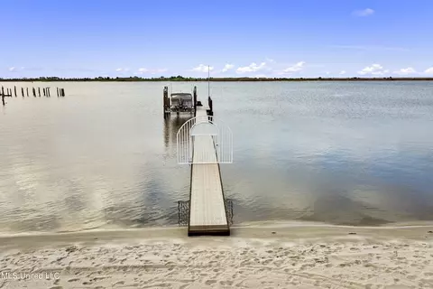 View/Area - 107 Keller Beach Ave, Biloxi, MS 39530 photo 3 of 13