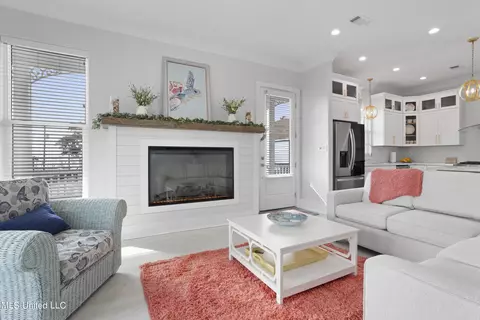 Living - 107 Keller Beach Ave, Biloxi, MS 39530 photo 2 of 7