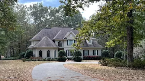 203 NE Oak Hill Dr, Brookhaven, MS 39601