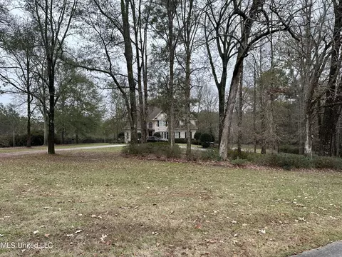 Exterior - 203 NE Oak Hill Dr, Brookhaven, MS 39601 photo 9 of 9