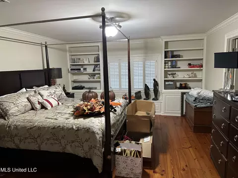 Bedroom - 203 NE Oak Hill Dr, Brookhaven, MS 39601 photo 4 of 4