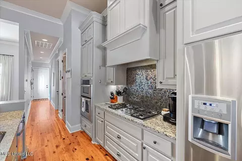 Kitchen - 134 Bristol Dr, Madison, MS 39110 photo 3 of 4