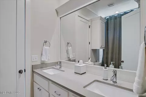 Bath - 1441 Ruby Pointe, Flowood, MS 39232 photo 4 of 5