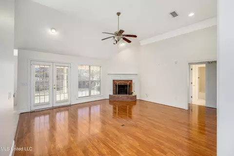 Living - 411 Brighton Ct, Brandon, MS 39047 photo 1 of 2