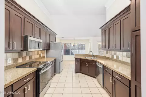 Kitchen - 411 Brighton Ct, Brandon, MS 39047 photo 4 of 4