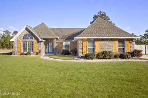 3115 Village Cir, Ocean Springs, MS 39564