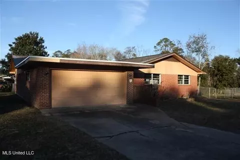 2470 Carter Rd, Biloxi, MS 39531