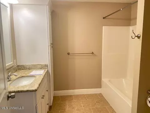 Bath - 16 39th St, Gulfport, MS 39507 photo 2 of 4