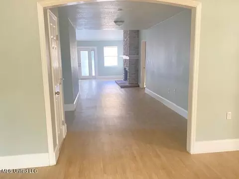 Entry Way - 16 39th St, Gulfport, MS 39507 photo 1 of 1