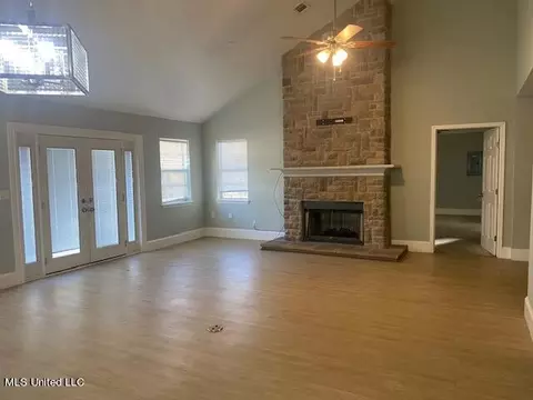 Living - 16 39th St, Gulfport, MS 39507 photo 1 of 1