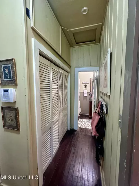 Entry Way - 517 E Academy St, Canton, MS 39046 photo 1 of 1