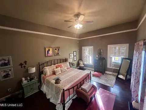Bedroom - 517 E Academy St, Canton, MS 39046 photo 4 of 6