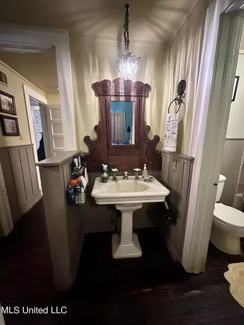 Bath - 517 E Academy St, Canton, MS 39046 photo 1 of 3