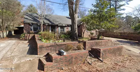 1204 Linden Pl, Jackson, MS 39202