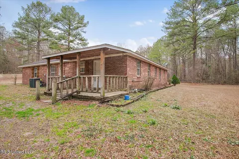 Exterior - 100 Sandy Hills Rd, Brandon, MS 39047 photo 6 of 11