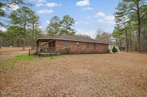 Exterior - 100 Sandy Hills Rd, Brandon, MS 39047 photo 9 of 11