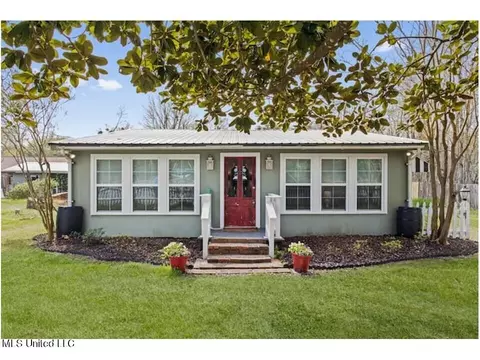 1136 Longo St, Waveland, MS 39576
