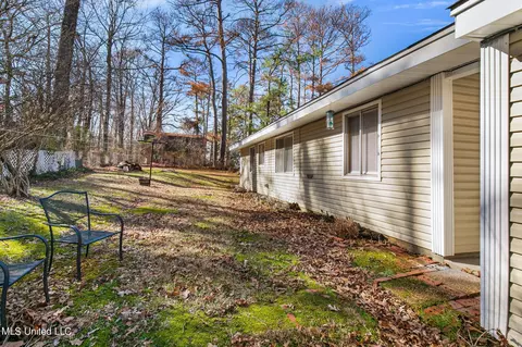 Exterior - 219 E Jackson St, Ridgeland, MS 39157 photo 4 of 6