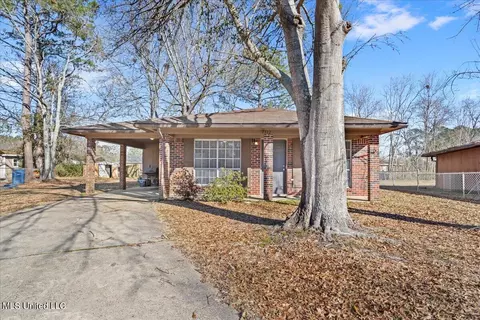 7112 Raggio Ln, Biloxi, MS 39532