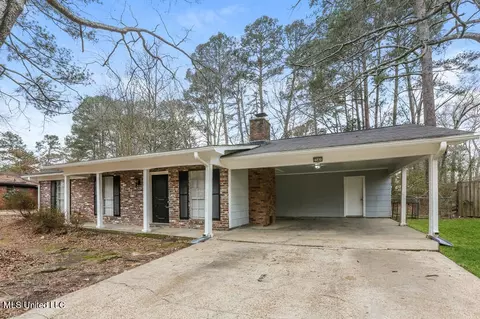 2561 Crestleigh Mnr, Jackson, MS 39204