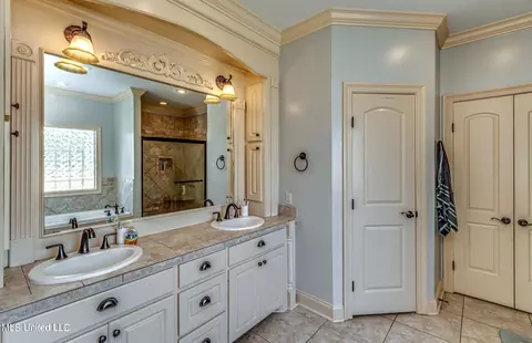 Bath - 116 Stonebrook Dr, Florence, MS 39073 photo 1 of 4